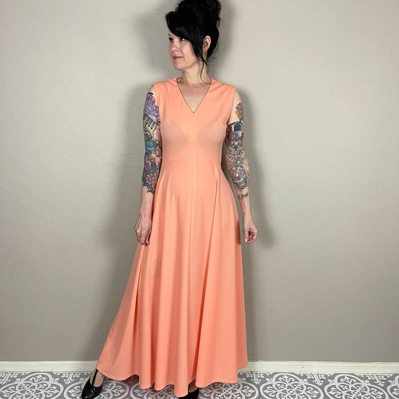 Vintage Dresses & Skirts - Vintage 1960s/1970s Peach Sleeveless Maxi Dress